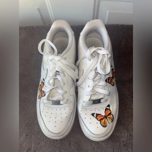 Nike Air Force monarch butterfly sneakers size Youth